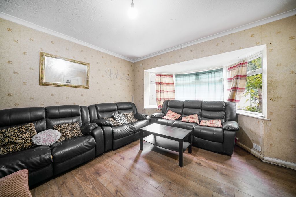 Property photo 2 of 18 Gallery