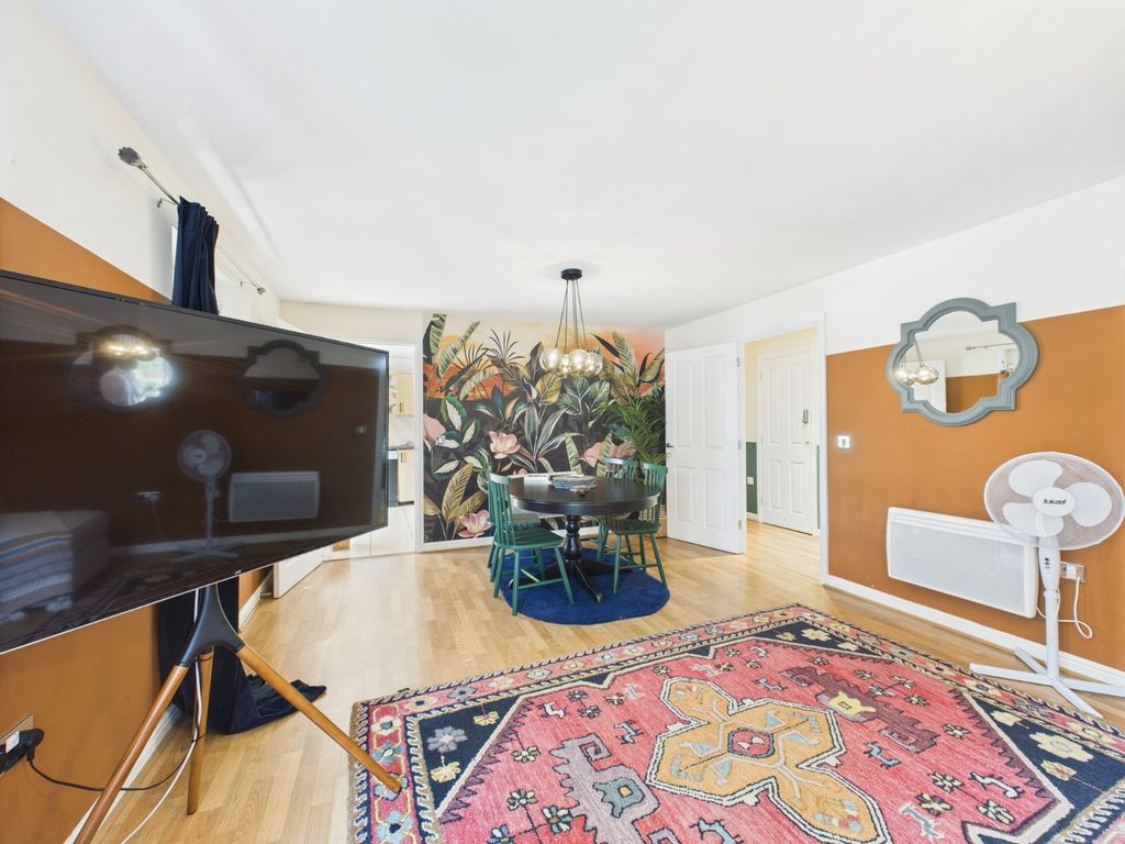 Property photo 3 of 19 Picture No. 10