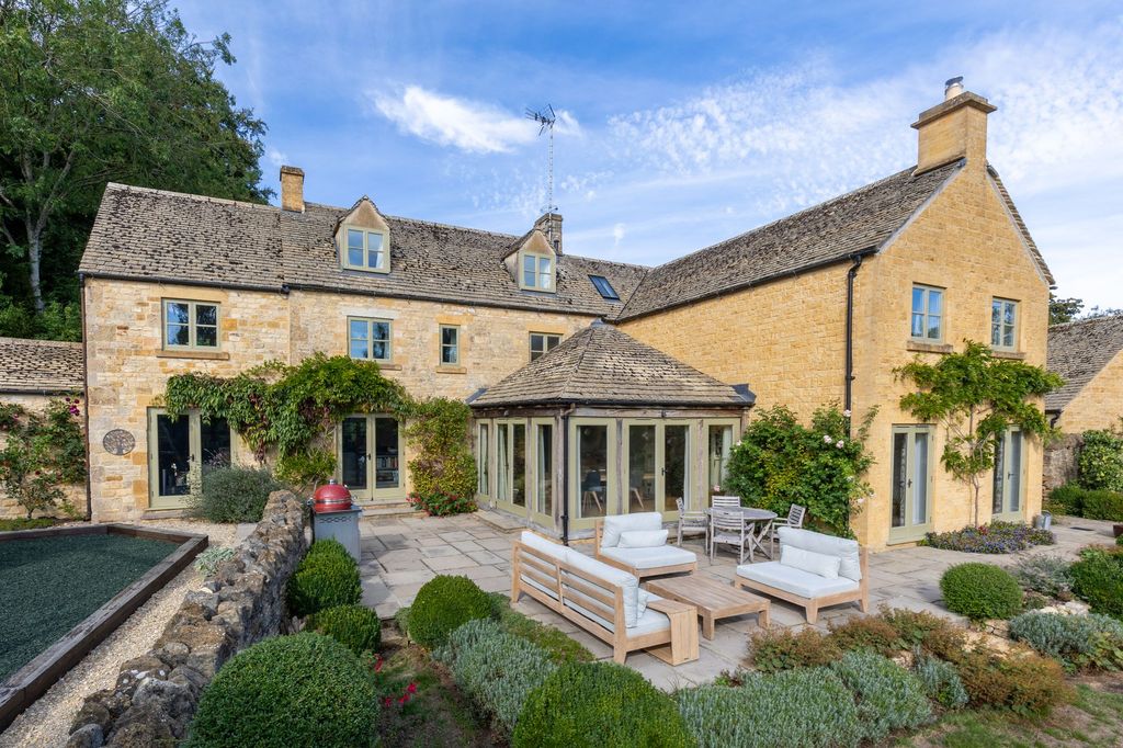 Property photo 1 of 31 Rear & Garden