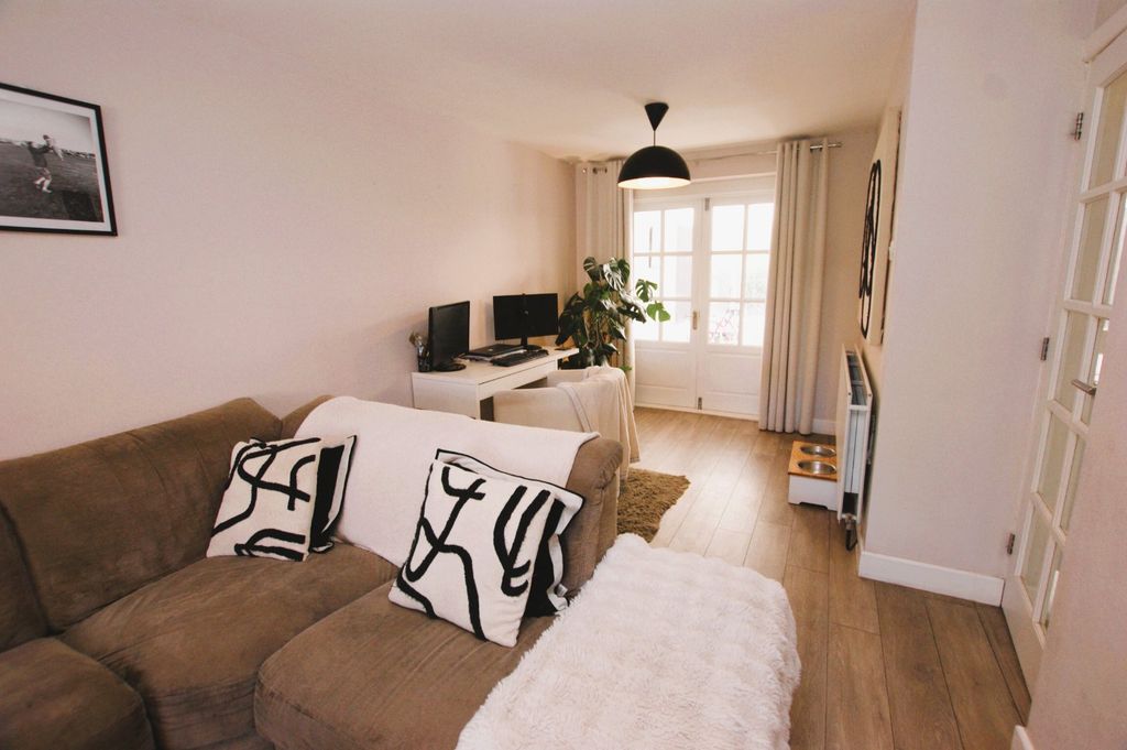Property photo 3 of 12 Picture No. 07