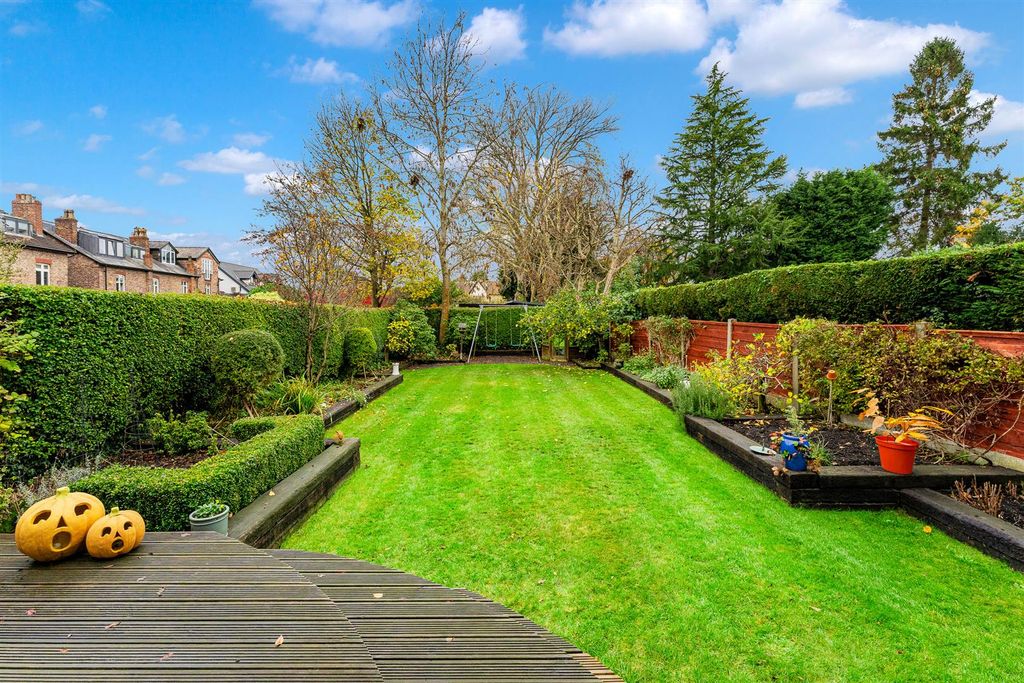 Property photo 3 of 47 Garden