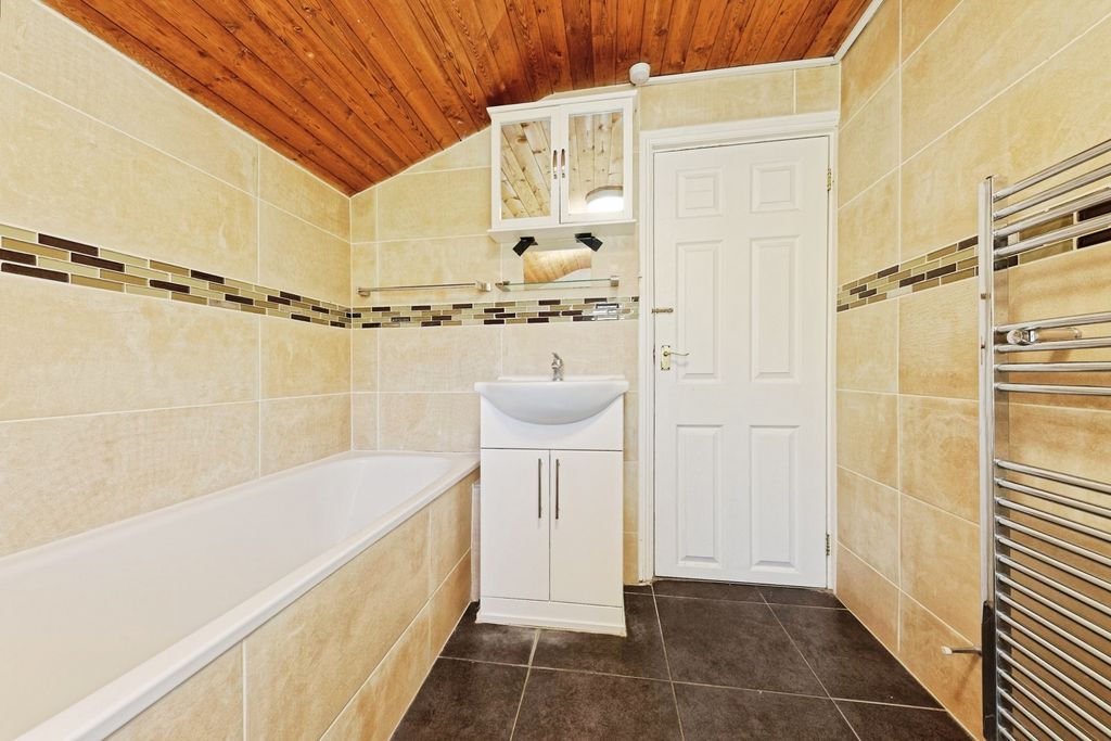 Property photo 3 of 18 Pbox-Img.Jpg