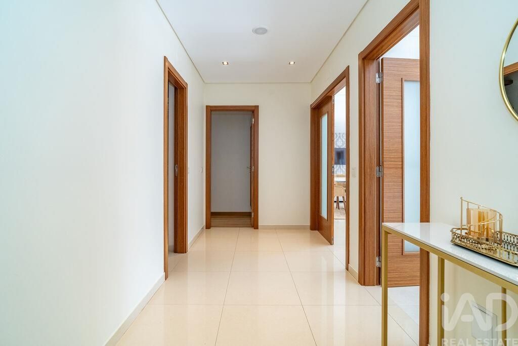 Property photo 2 of 40