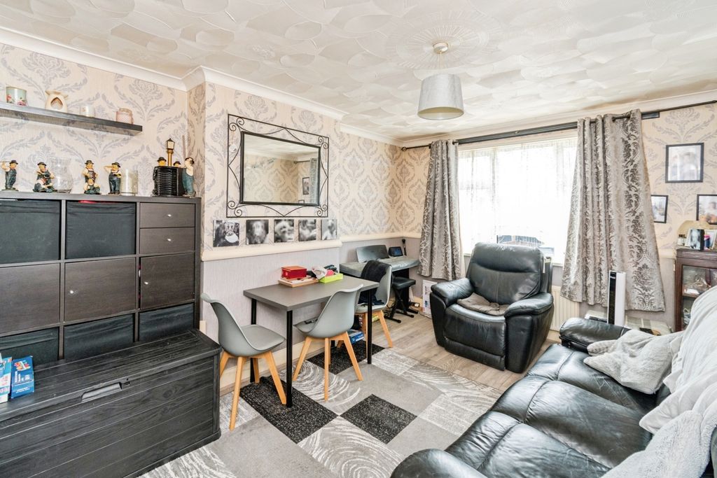 Property photo 3 of 14 Pbox-Img.Jpg