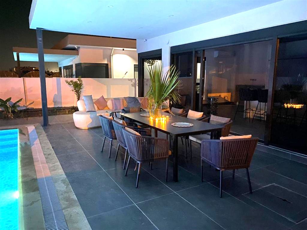 Property photo 2 of 13 Belek Single-Storey Villa With A Private Pool For Sale In Antalya - Villa With A Private Pool And Garden