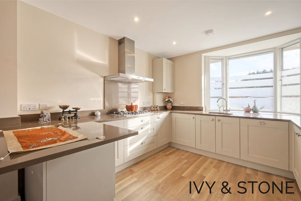 Property photo 3 of 25 4502623