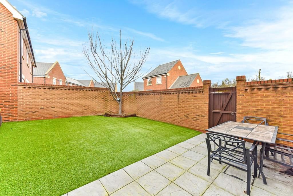 Property photo 2 of 12