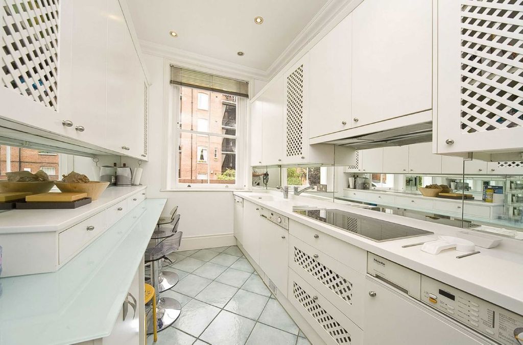Property photo 3 of 6