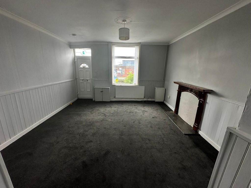 Property photo 2 of 10 Living Room