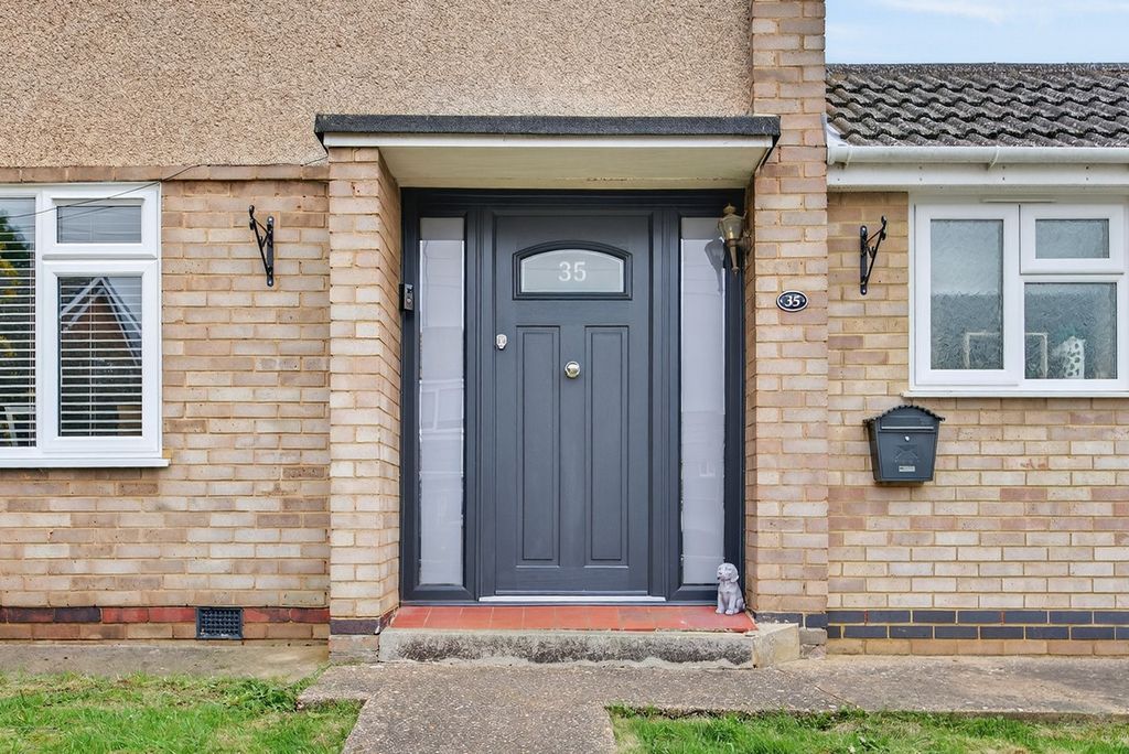 Property photo 2 of 25