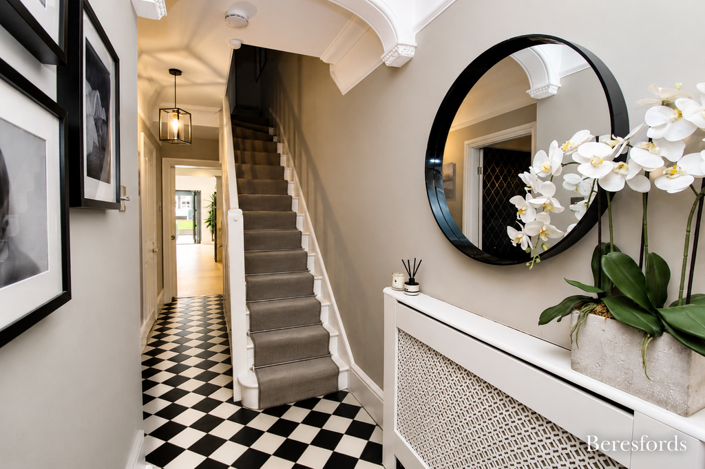 Property photo 2 of 20 Hallway