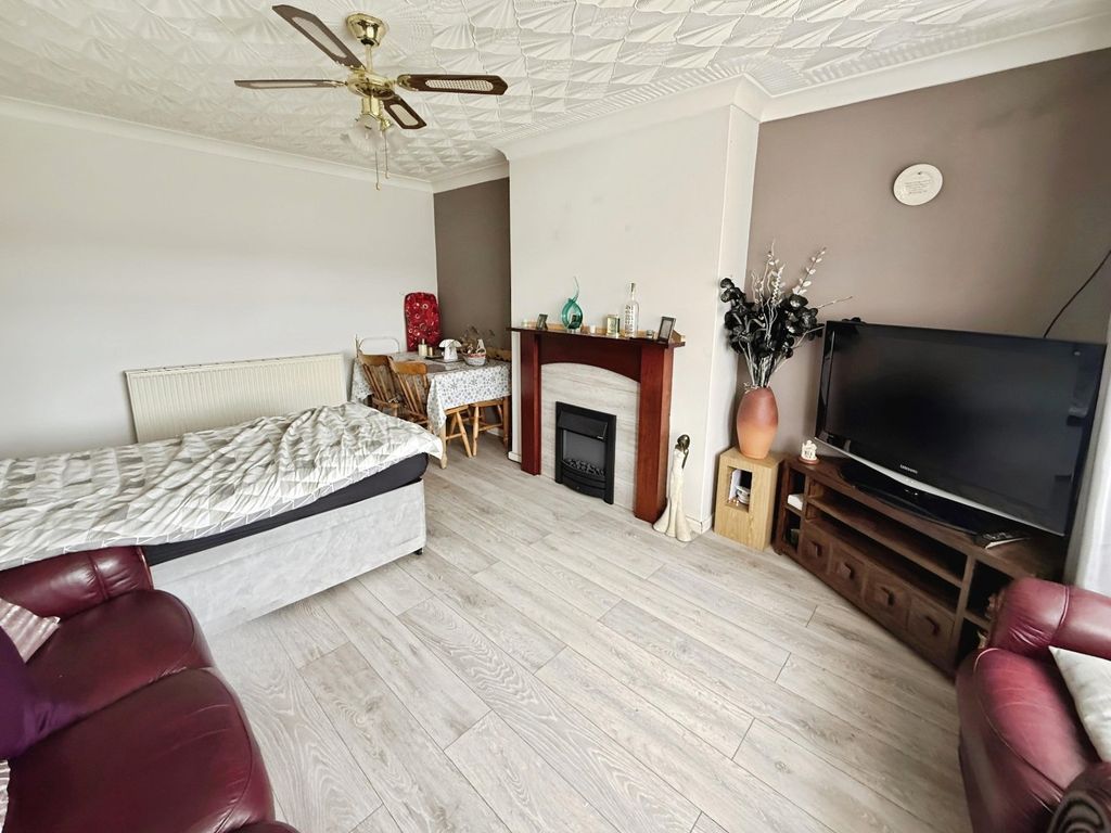 Property photo 3 of 15 Living Room