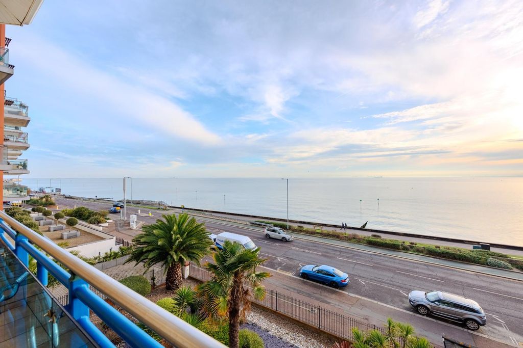 Property photo 3 of 31 Balcony