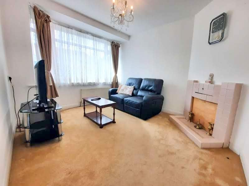 Property photo 2 of 12