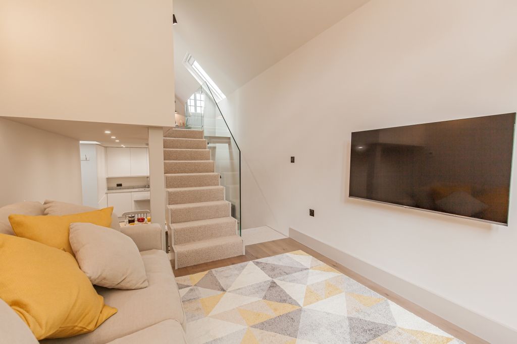 Property photo 2 of 9 169953