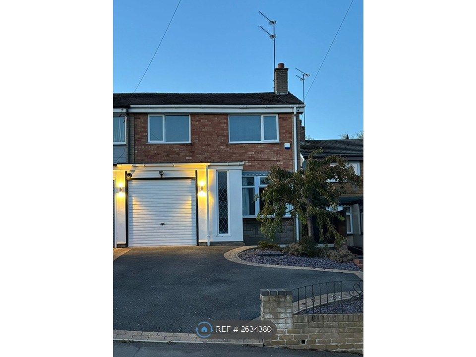 Property photo 2 of 27