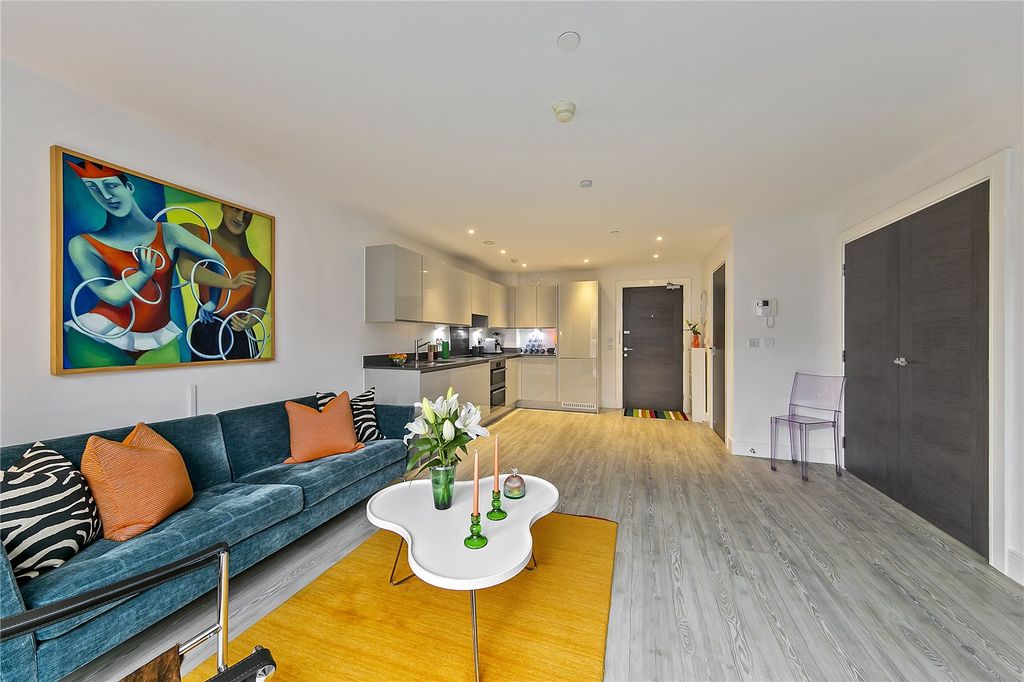 Property photo 3 of 17 Picture No. 06