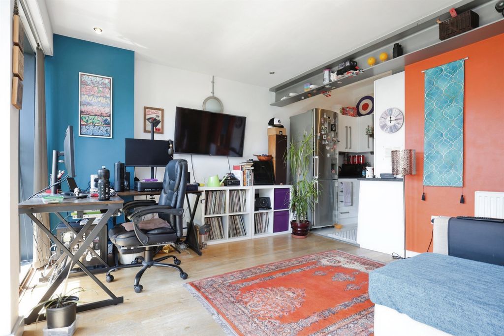Property photo 2 of 14