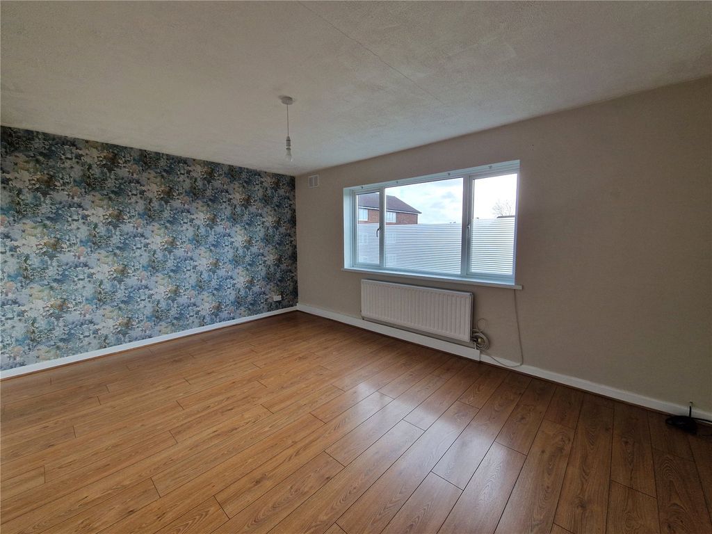 Property photo 3 of 9 Picture No. 01