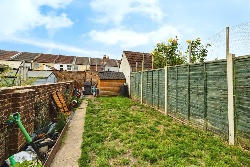 Property photo 2 of 17