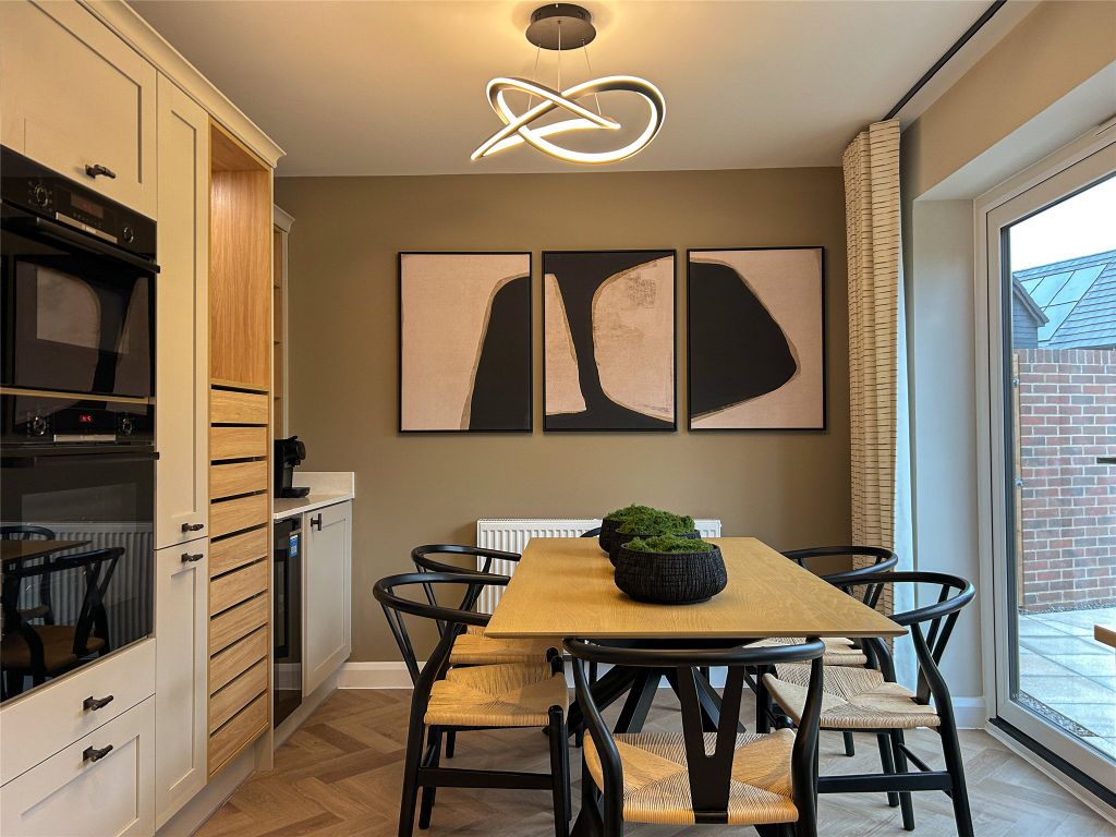 Property photo 3 of 9 Show Home
