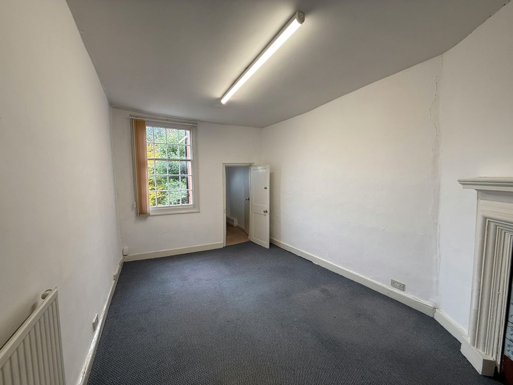 Property photo 3 of 14 20251007_134408708_Ios.Jpg