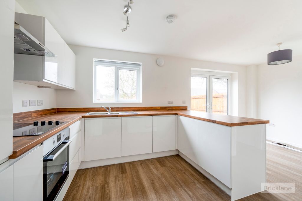 Property photo 2 of 14 Kitchen