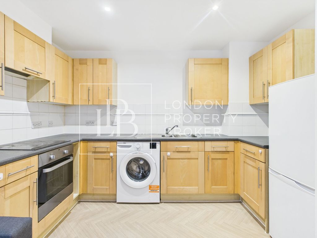 Property photo 2 of 9