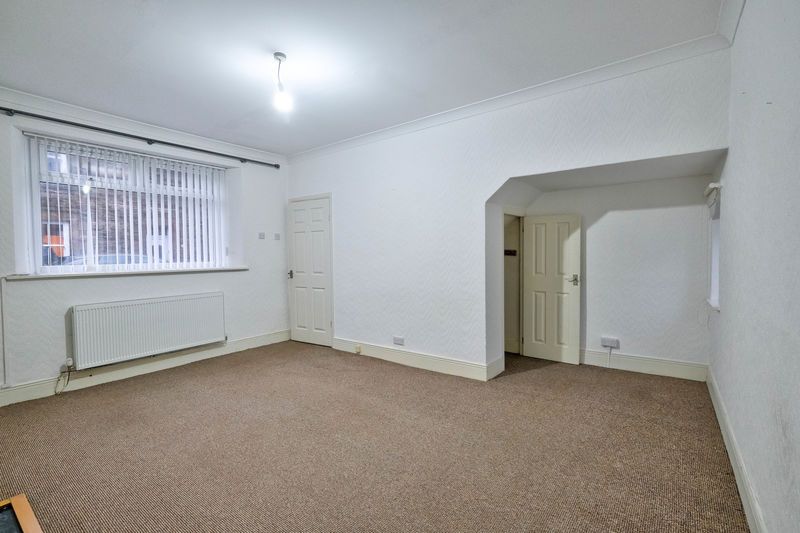 Property photo 3 of 8 Photo 4