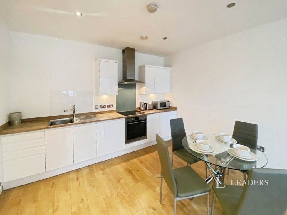 Property photo 2 of 9 Kitchen