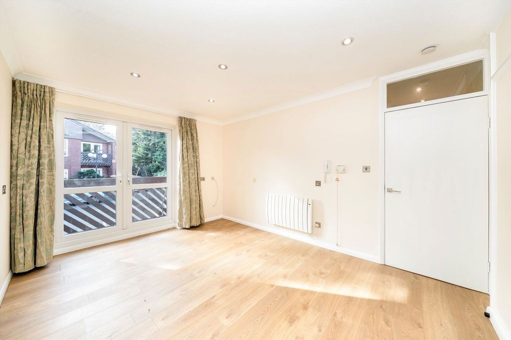 Property photo 3 of 6