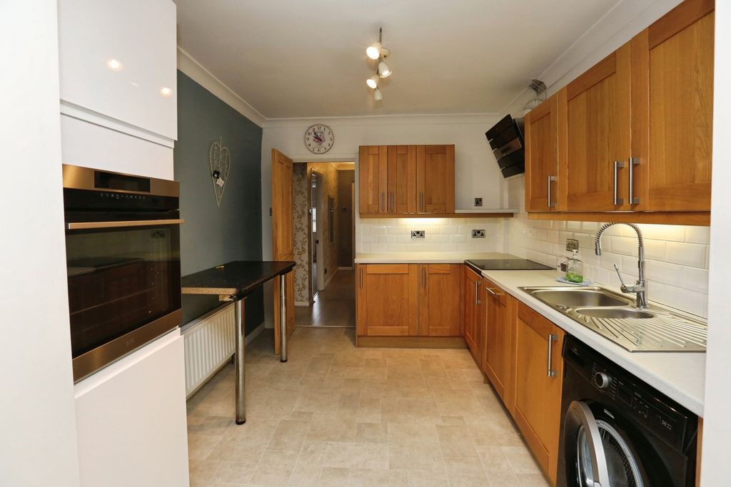 Property photo 2 of 12 Photo