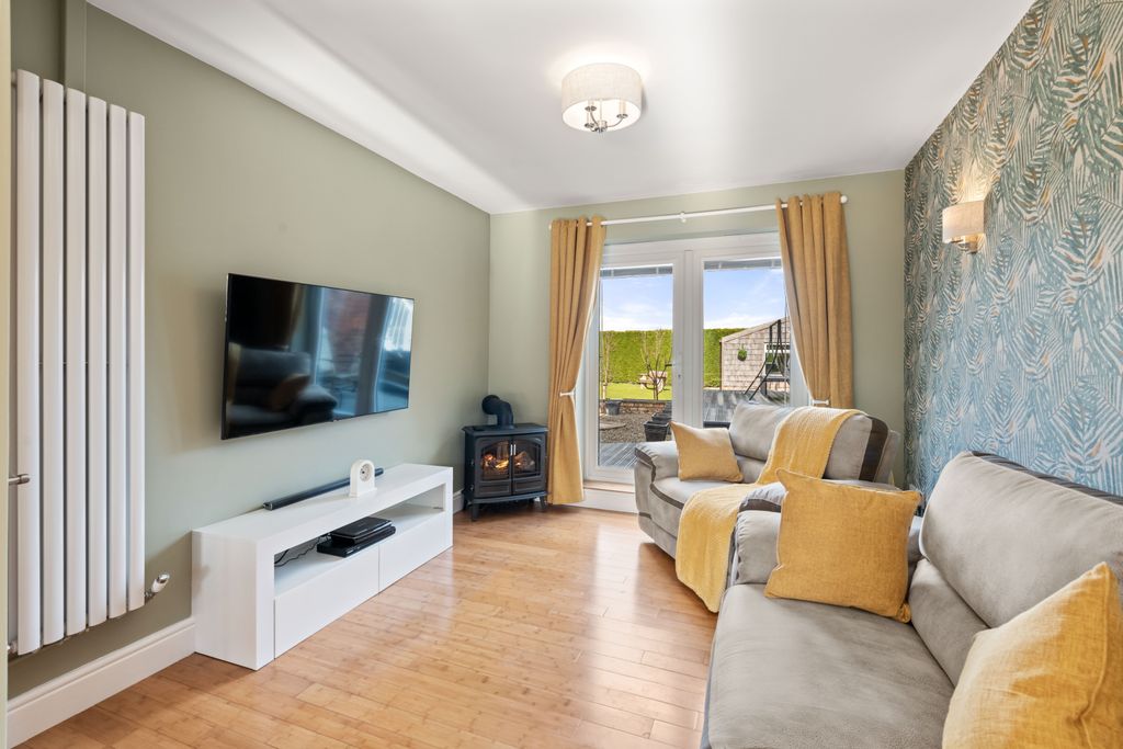 Property photo 2 of 42