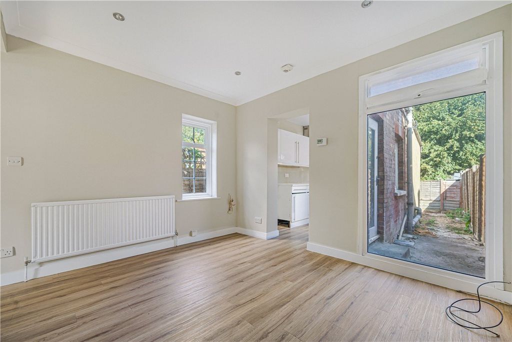 Property photo 3 of 27 Picture No. 12