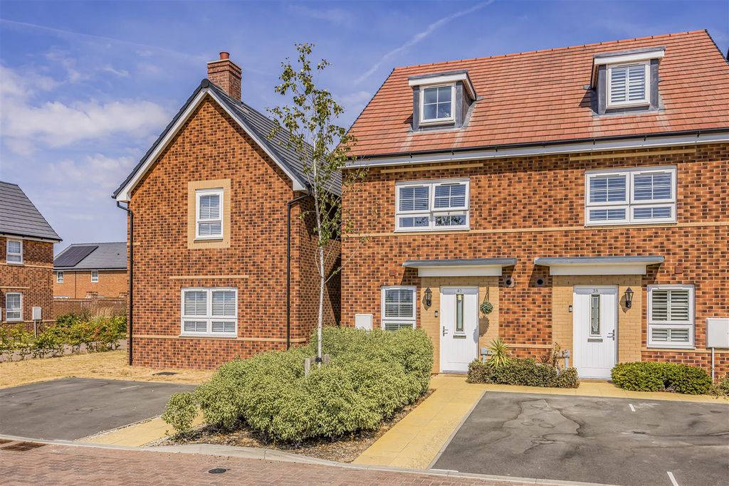 Property photo 1 of 27 40 Forty Acres Way, Farlington-Porticomarketing-So