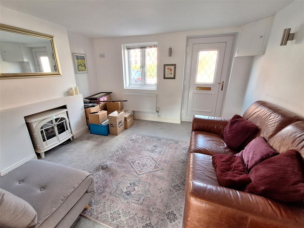 Property photo 2 of 9