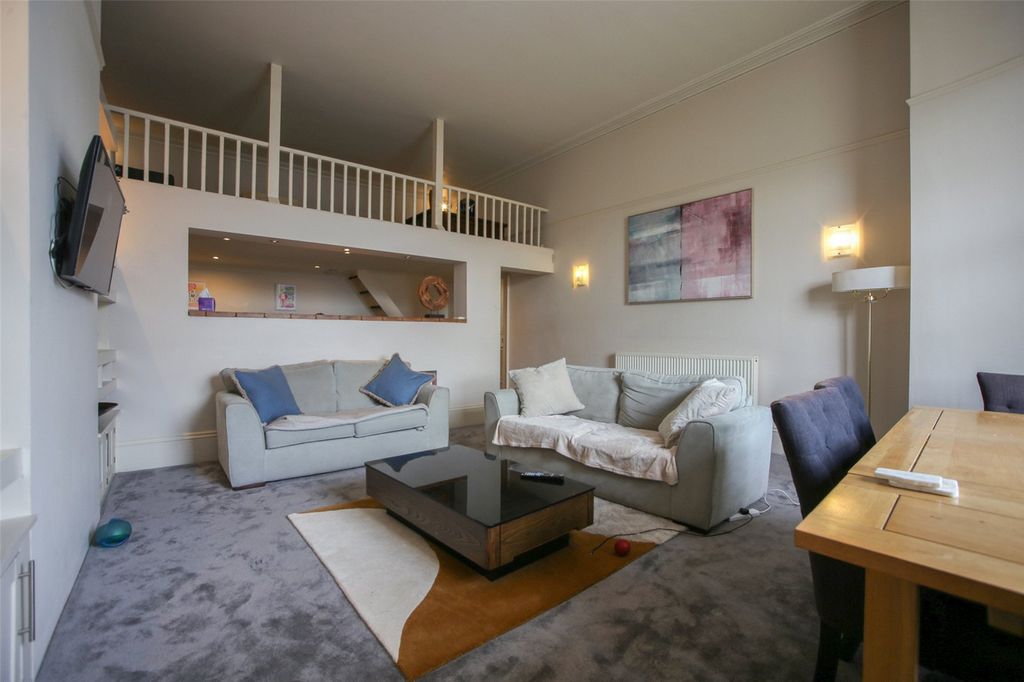 Property photo 3 of 26 Picture No. 08