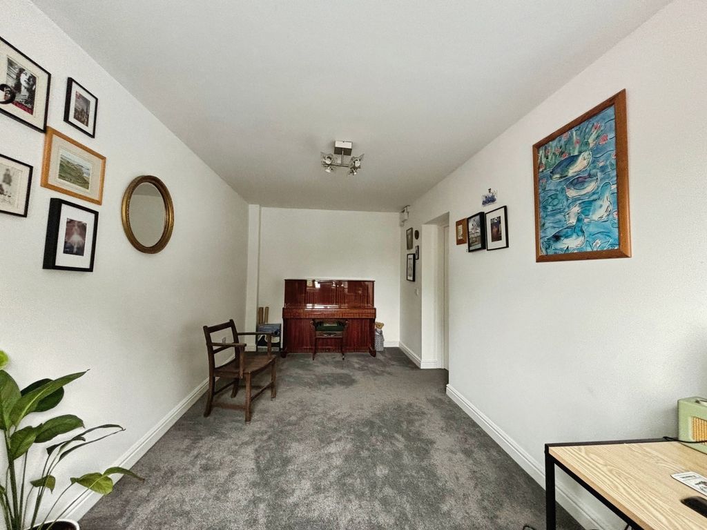 Property photo 3 of 22 Pbox-Img.Jpg