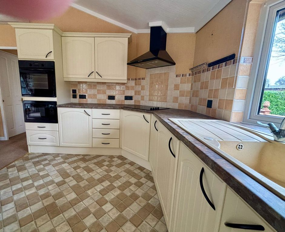 Property photo 3 of 9 Photo 3