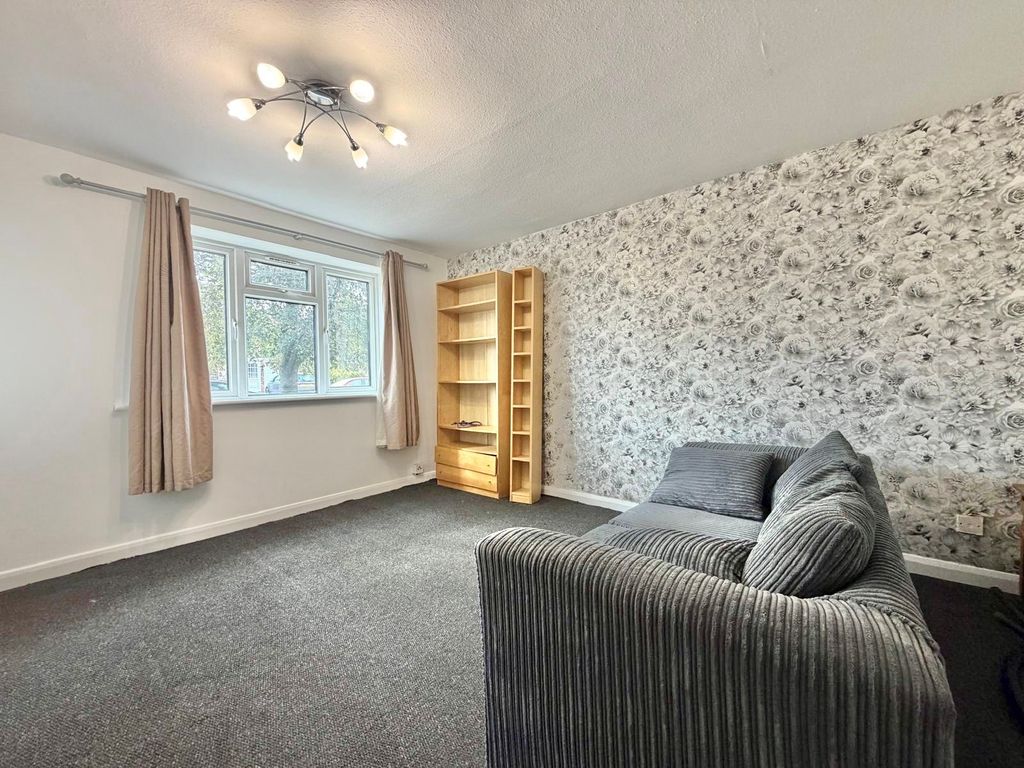 Property photo 2 of 4