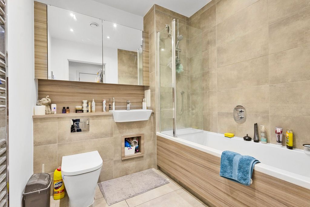 Property photo 2 of 6