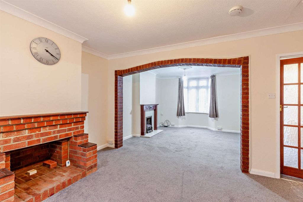 Property photo 3 of 9