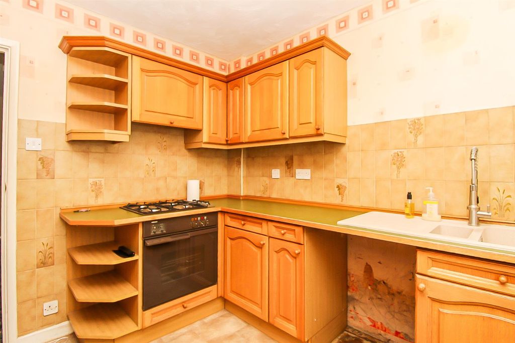 Property photo 3 of 13