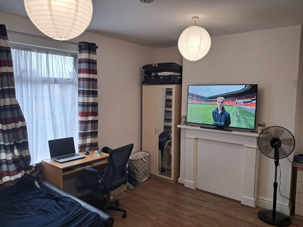 Property photo 2 of 5