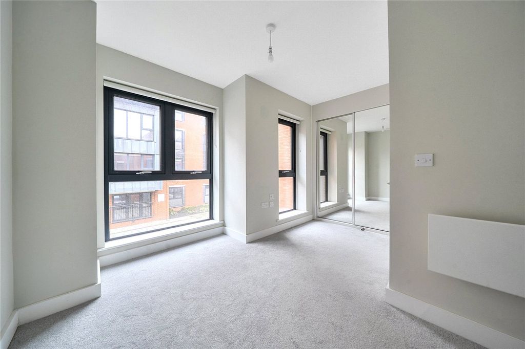 Property photo 1 of 14 Internal View