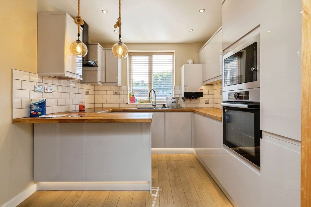 Property photo 2 of 10 Pbox-Img.Jpg