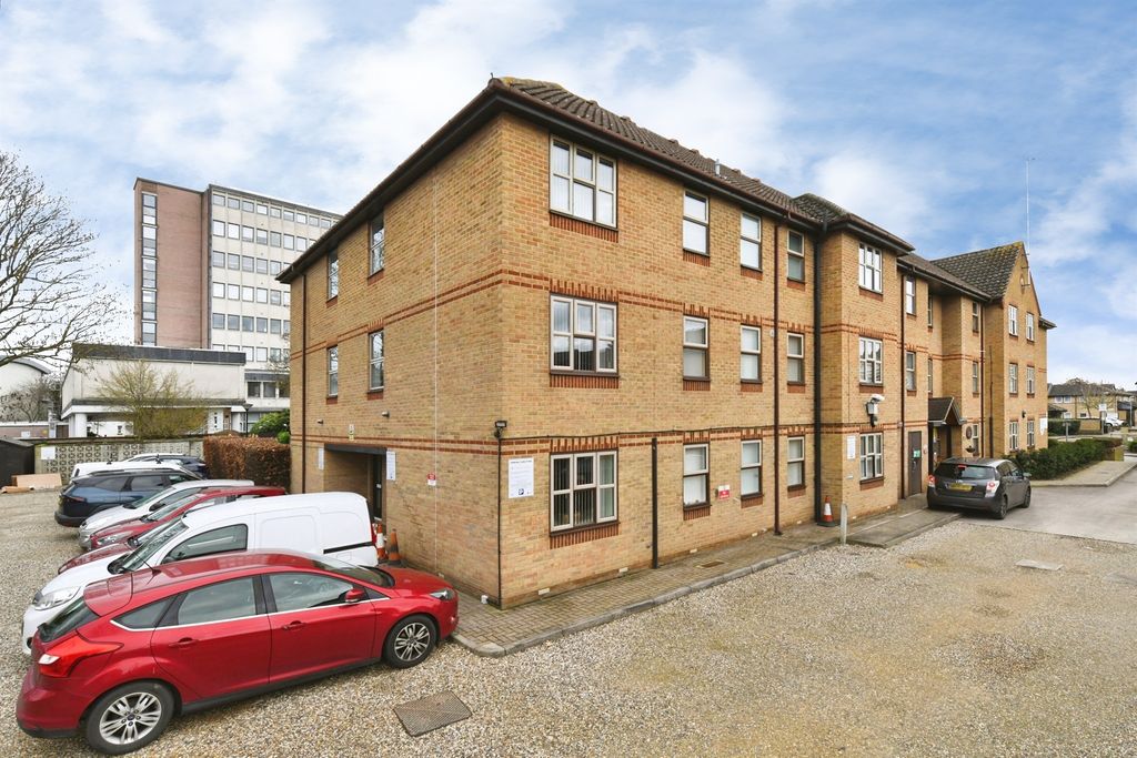 Property photo 2 of 12