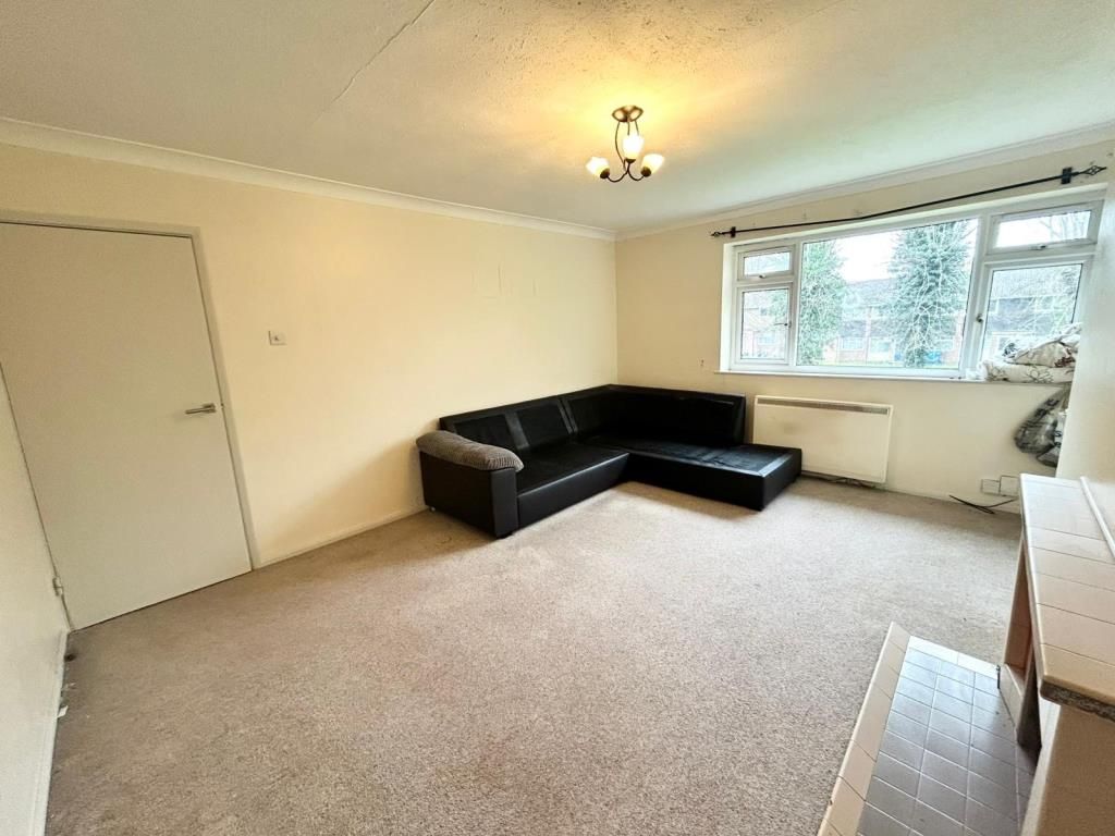 Property photo 3 of 8 Living Room