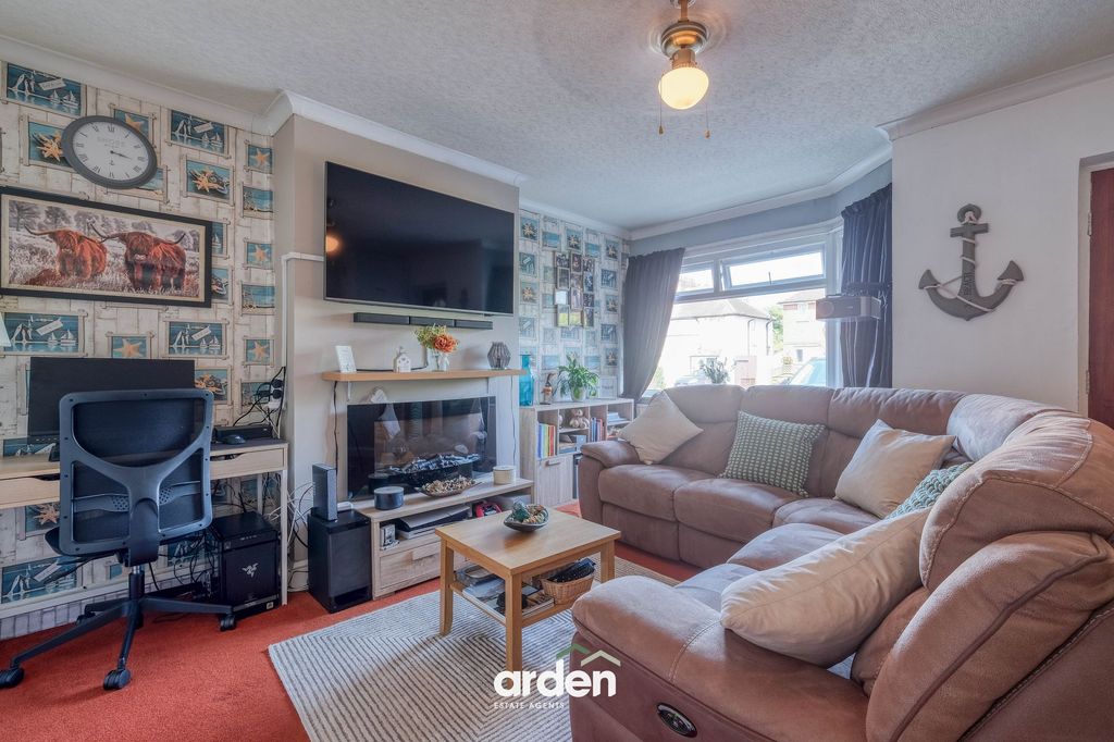 Property photo 2 of 11