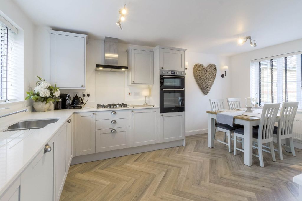 Property photo 3 of 29